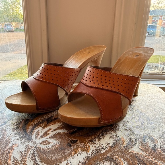 Fabulous Vintage 70s Leather Platform Heels - Picture 1 of 9